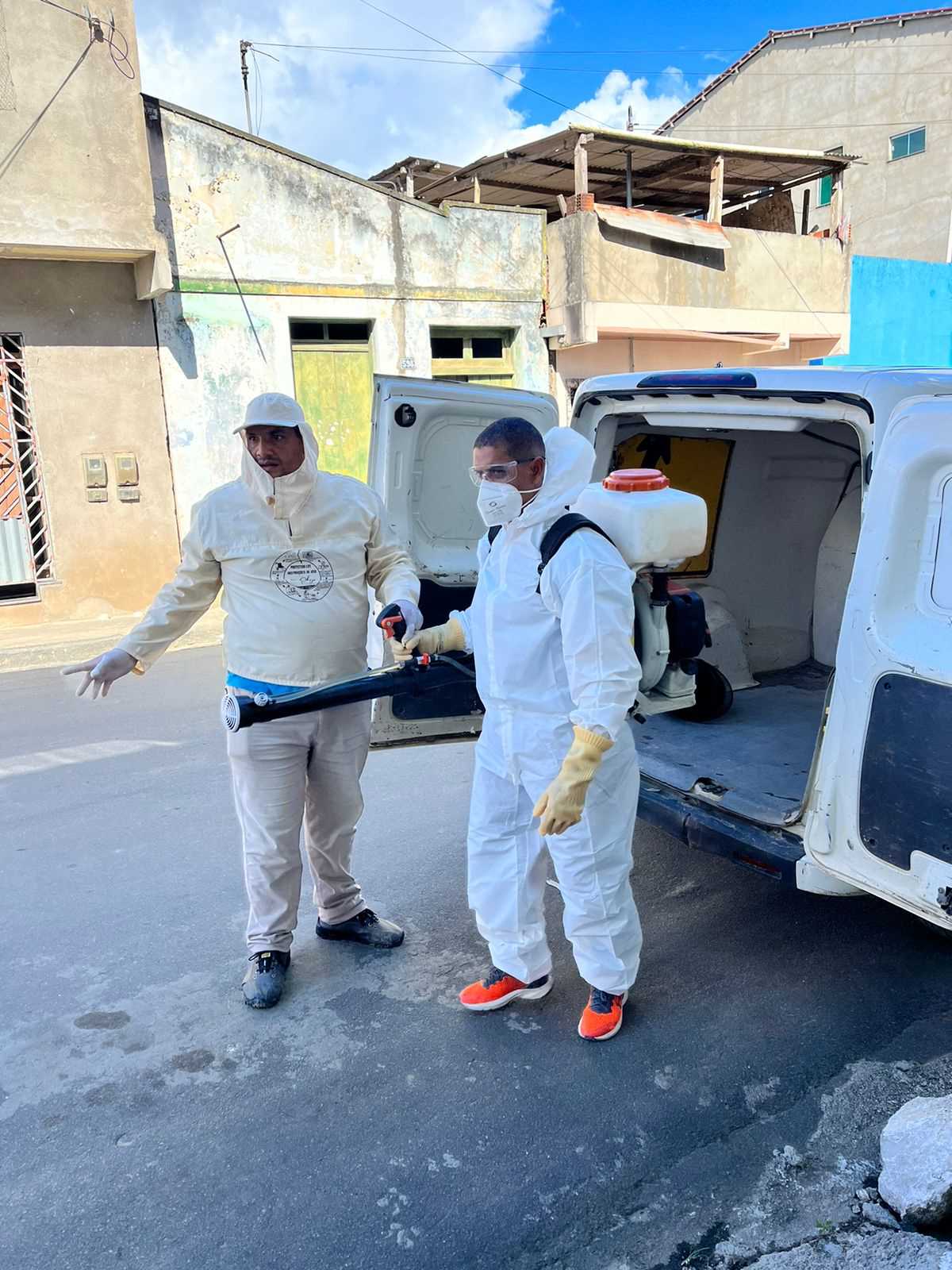 Camacã: Secretaria de Saúde realiza bloqueio espacial de combate a Dengue em ruas da cidade
